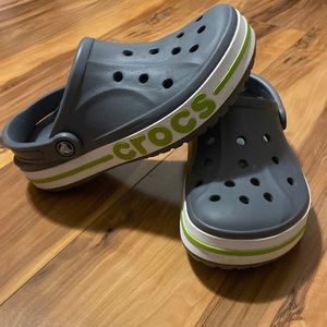 Crocs. Like new!!  Sz 7